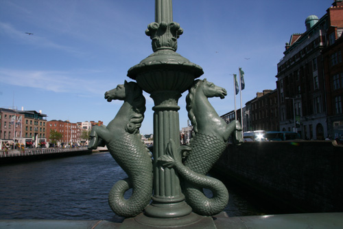 Pedestal on street lamp